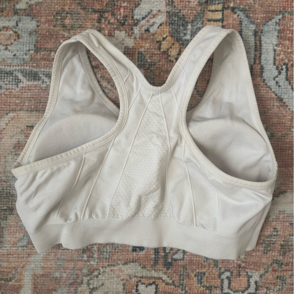 🌿🦋 WANAYOU Women's Seamless Sports Bra 3-Pack - Black, Beige, and White - Picture 10 of 16